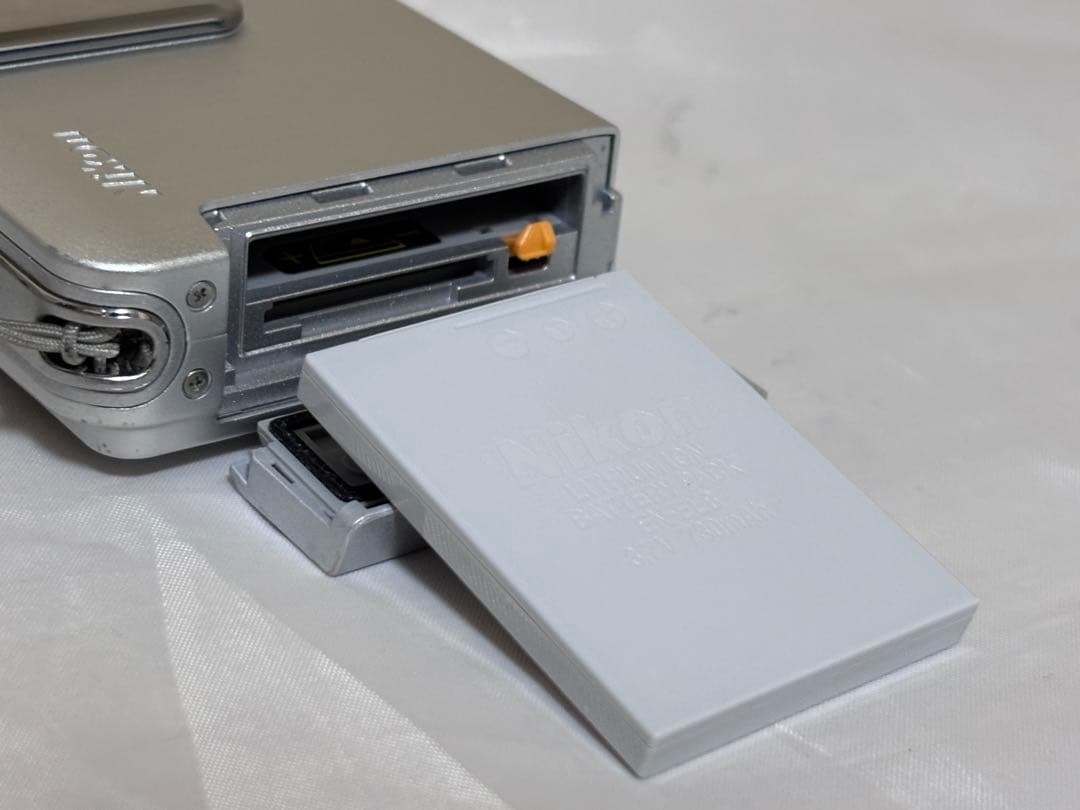 Nikonニコン COOLPIX S2 デジタルカメラ 動作確認済