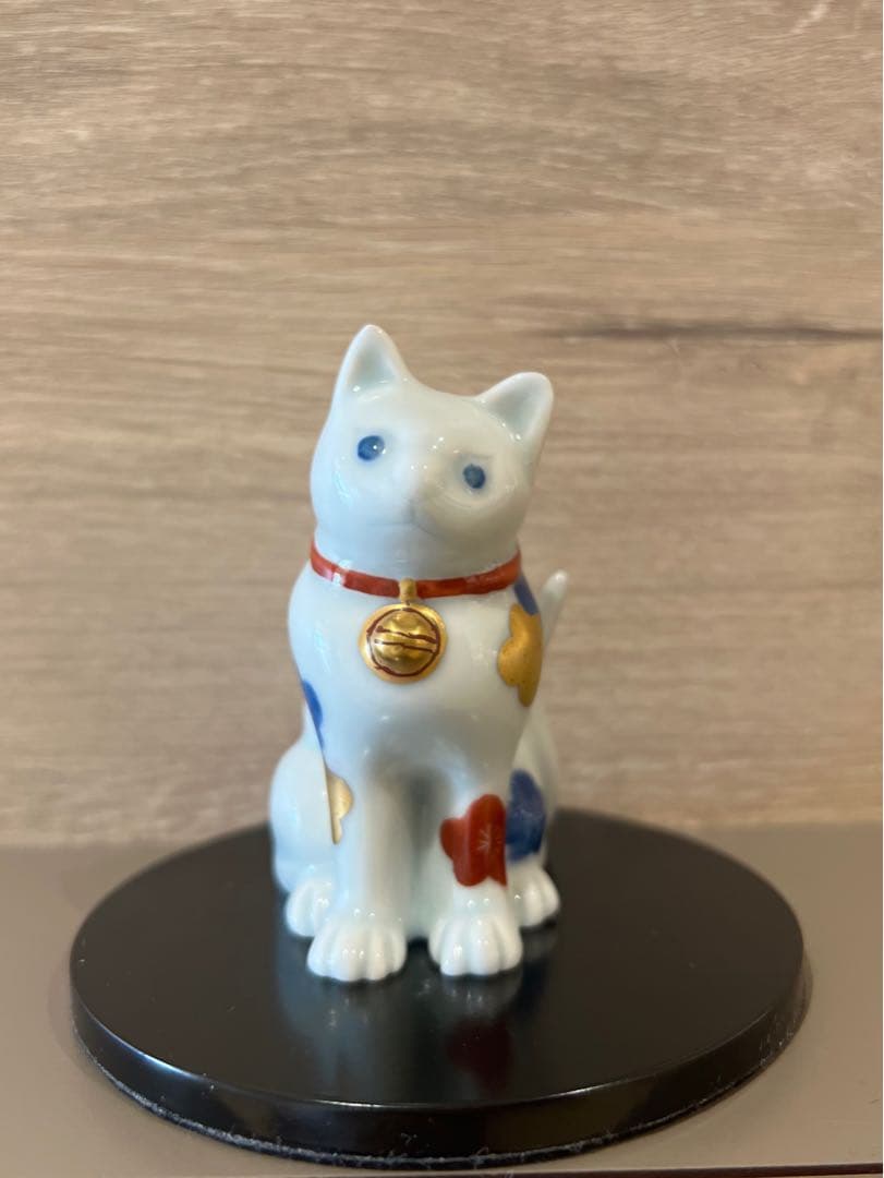 源右衛門窯「染錦梅花　猫置物」 高さ 約8ｃｍ 定価2万