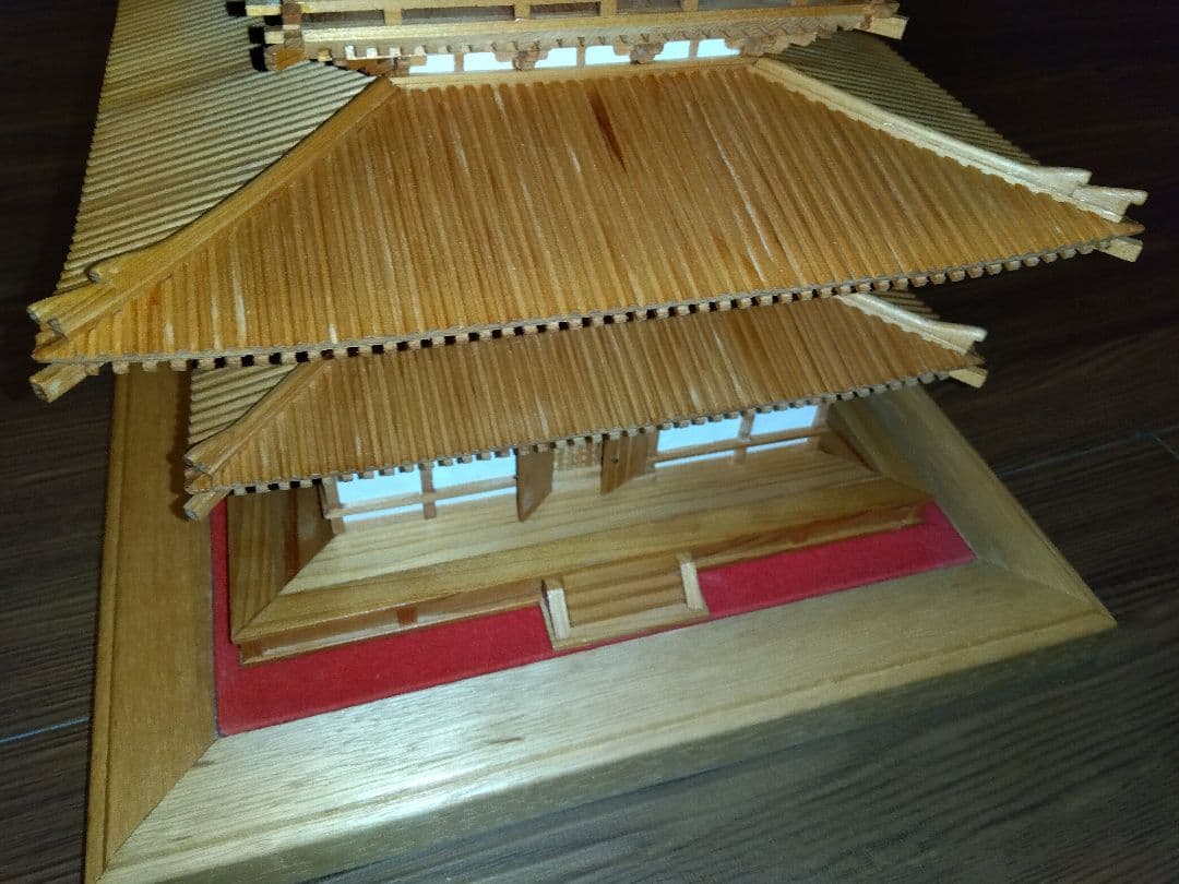 木製 薬師寺東塔模型 専用ケース付き 完成品