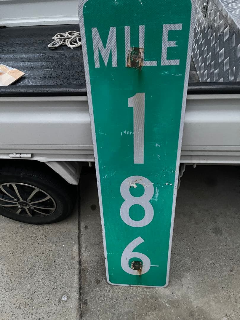 ビンテージ MILE 186マイルトラフィックサイン 看板ロードサイン　USA製