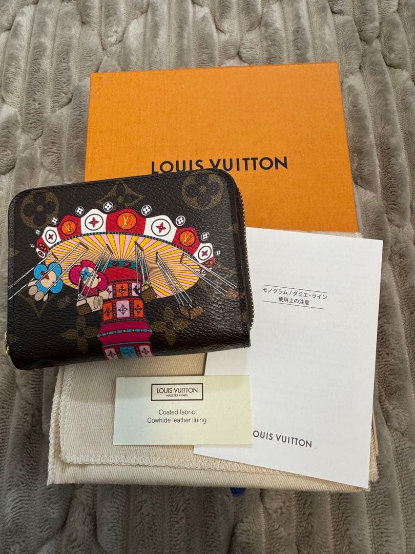 【ともみん】ルイヴィトン ヴィヴィエンヌ ジッピーパース 村上隆