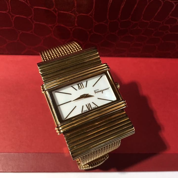 レア❣️フェラガモ ヴァラ　ゴールド　時計