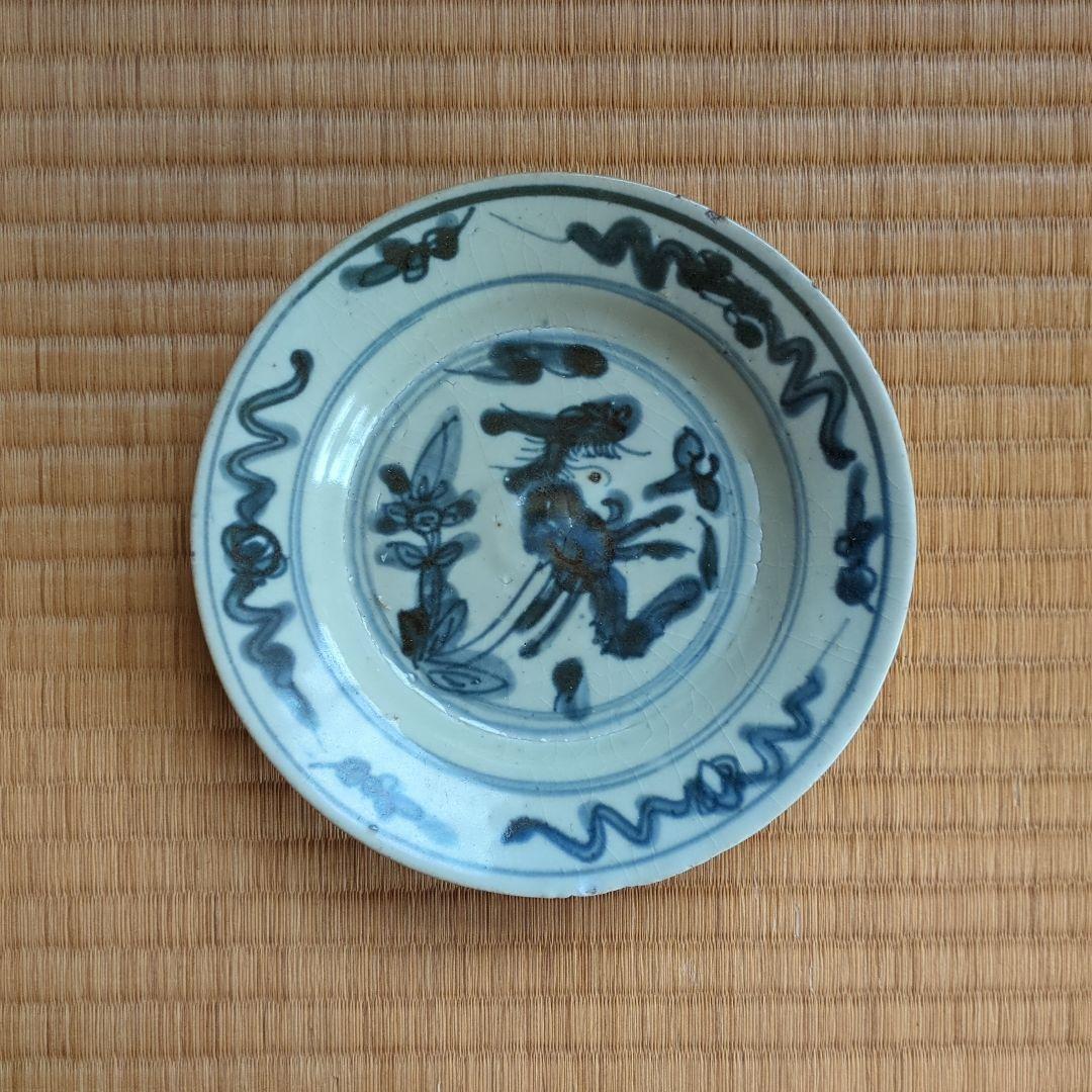 青い花と動物の陶器平皿　呉須手　皿　骨董品　古美術