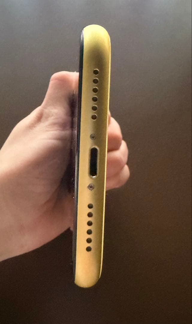 iPhone 11 128GB イエロー SIMロック解除済み バッテリー87%