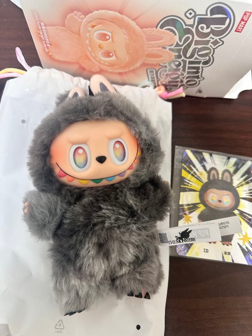 アイドル LABUBU secret