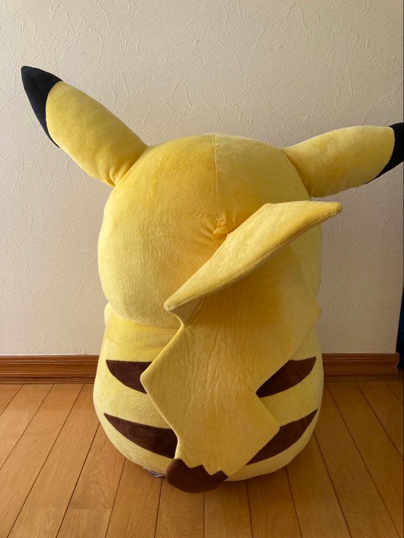【お値下げ】ピカチュウ特大ぬいぐるみ