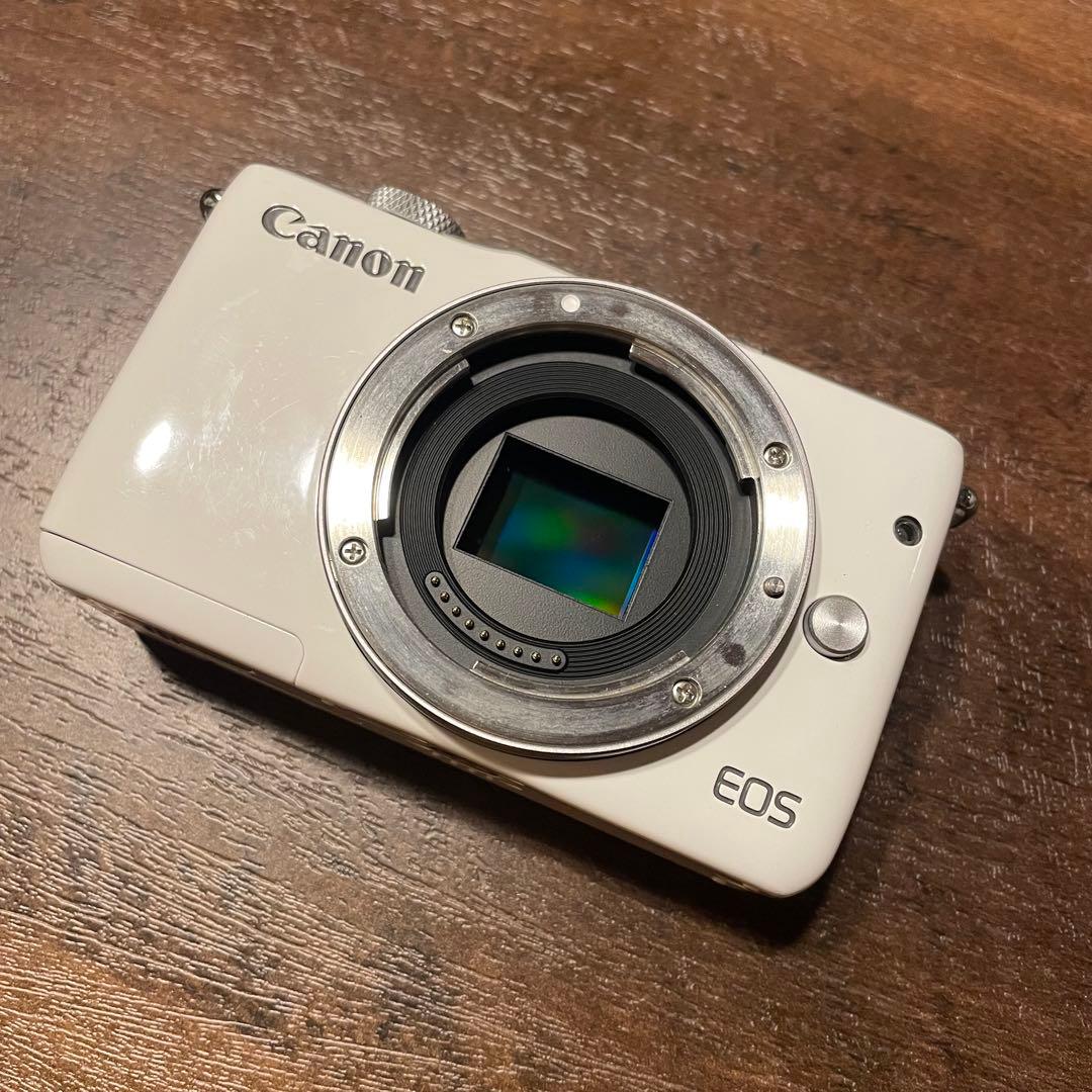 Canon EOS M10 ホワイト 本体 + 付属品