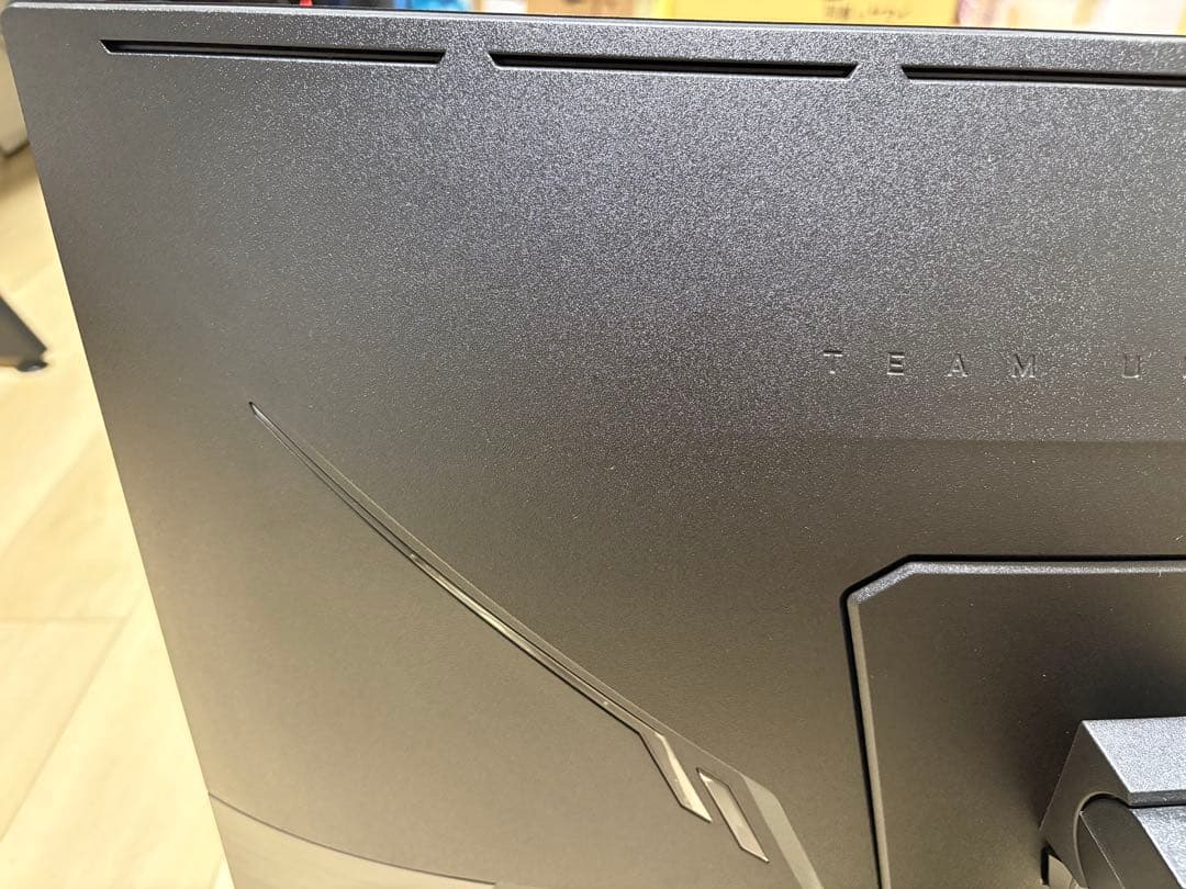 AORUS GIGABYTE CV27Q ゲーミングモニター