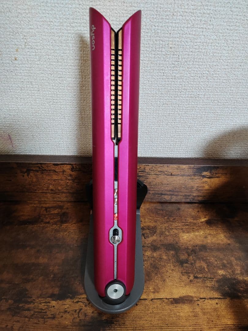 スリムデザイン ストレートヘアアイロン 210℃