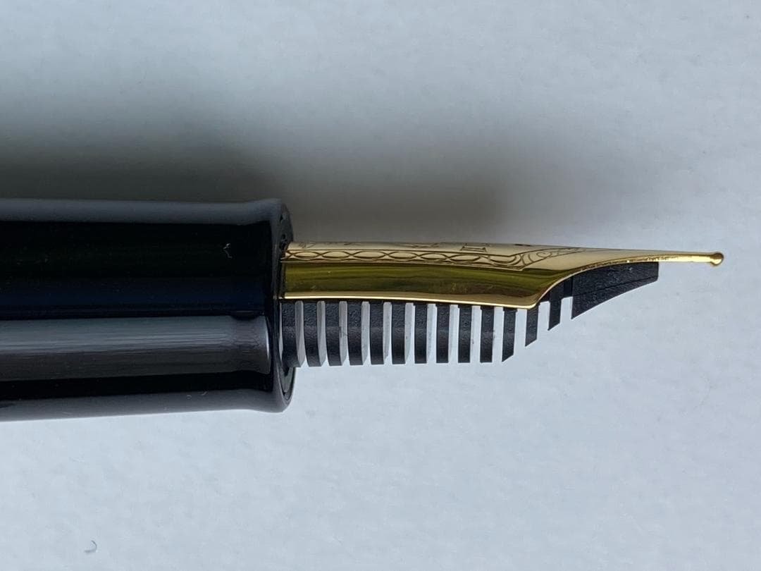 SAILOR　セーラー　プロフィット ライト 万年筆 ゴールドトリム