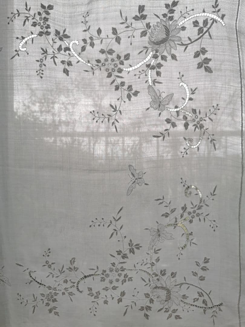 アンティーク ニードルワーク 舞う蝶と花の手刺繍＆フィレレース大判クロスカーテン