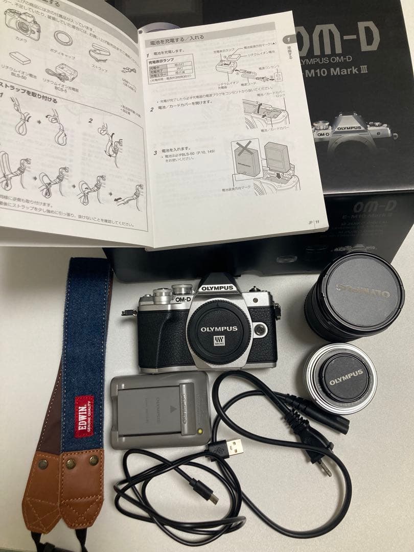 OLYMPUS OM-D E-M10 Mark III ダブルズームキット