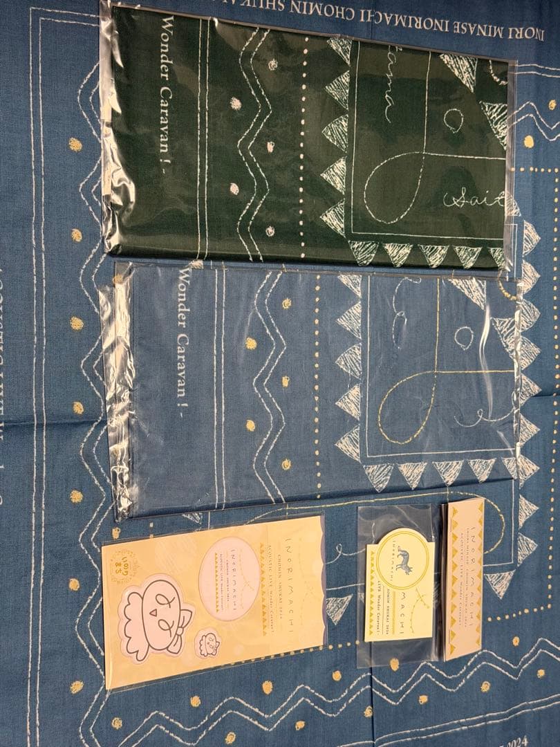 グッズセット（ケース・キーホルダー・バッジ・リストバンド）