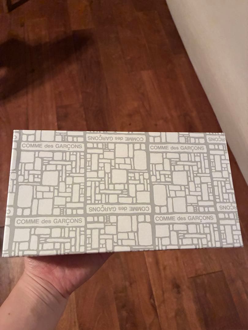 タイムセール11日まで　コムデギャルソンKISS CLASP MEDIUM