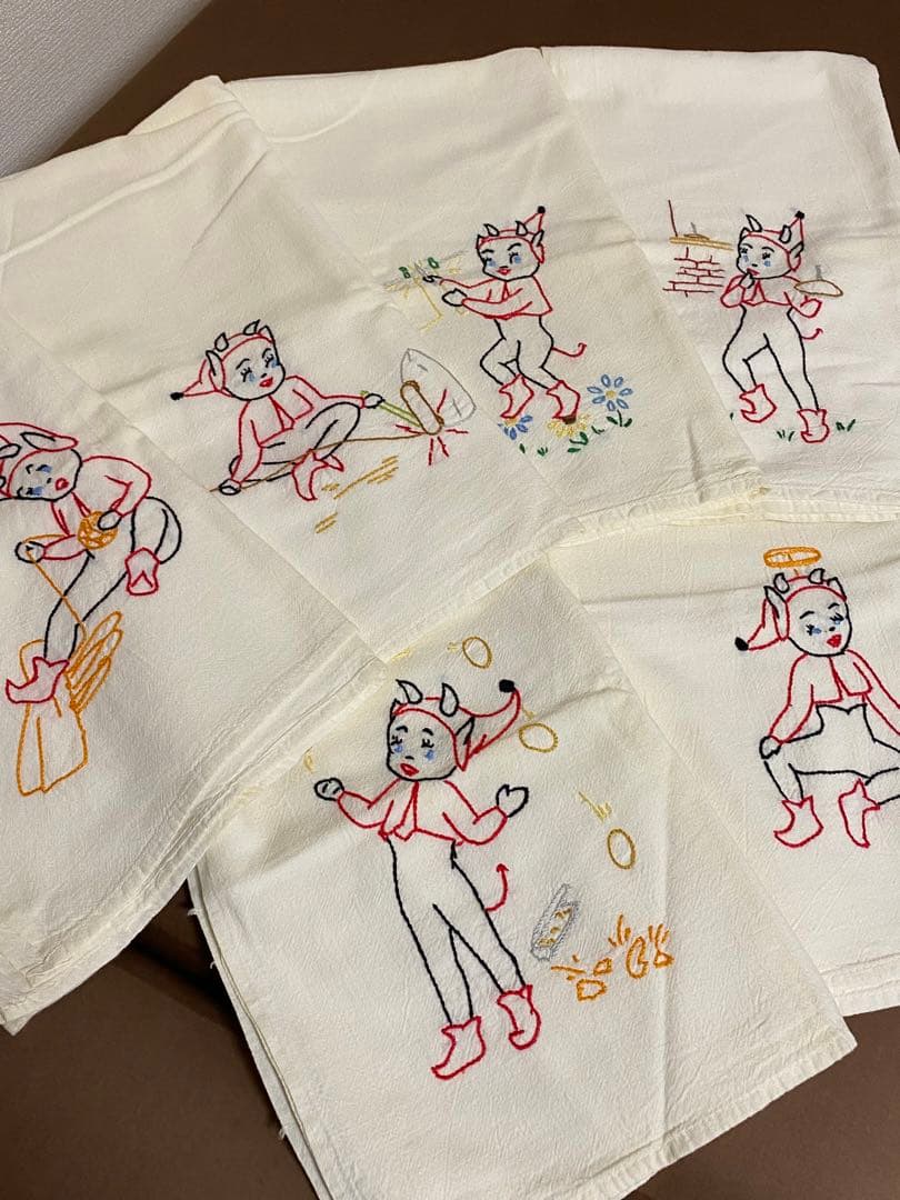 40s'50s'ビンテージデビル刺繍ナプキン、リネン生地 大判古着ファーマーズ