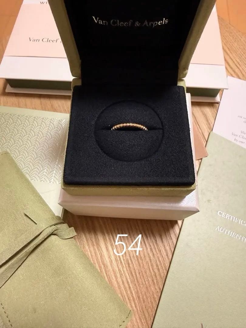Van Cleef & Arpelsヴァンクリーフアーペル　ペルレリング　54