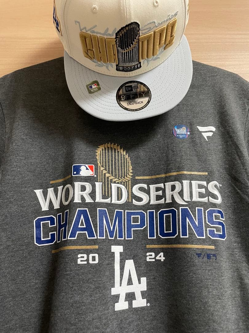 2024年ドジャース ワールドシリーズ Tシャツ&キャップ　チャンピオンセット
