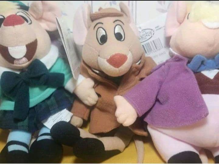 新品ディズニー【オリビアちゃんの大冒険】ビーンバッグぬいぐるみ　　４点セット　E