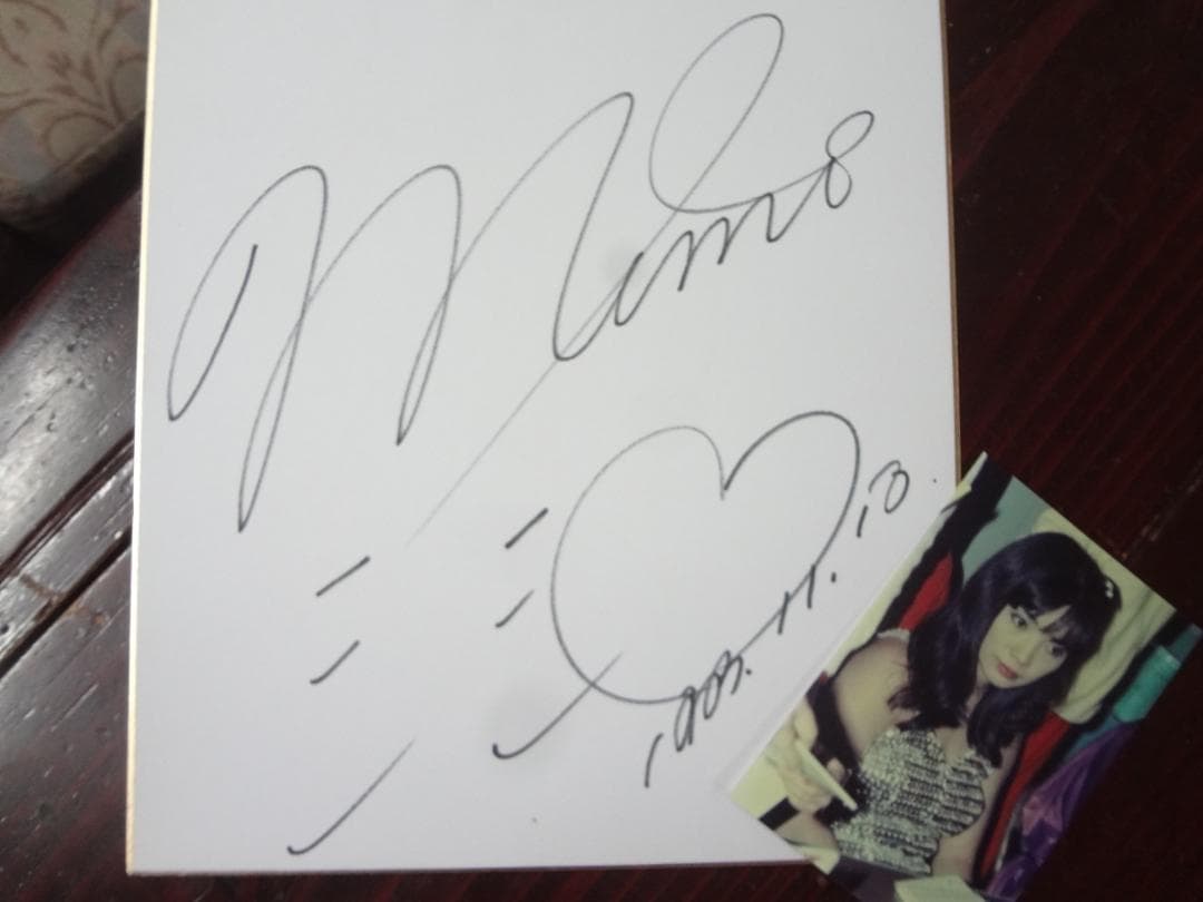 ミミ萩原  直筆サイン色紙 ・生写真3枚セット　● 全日本女子プロレス