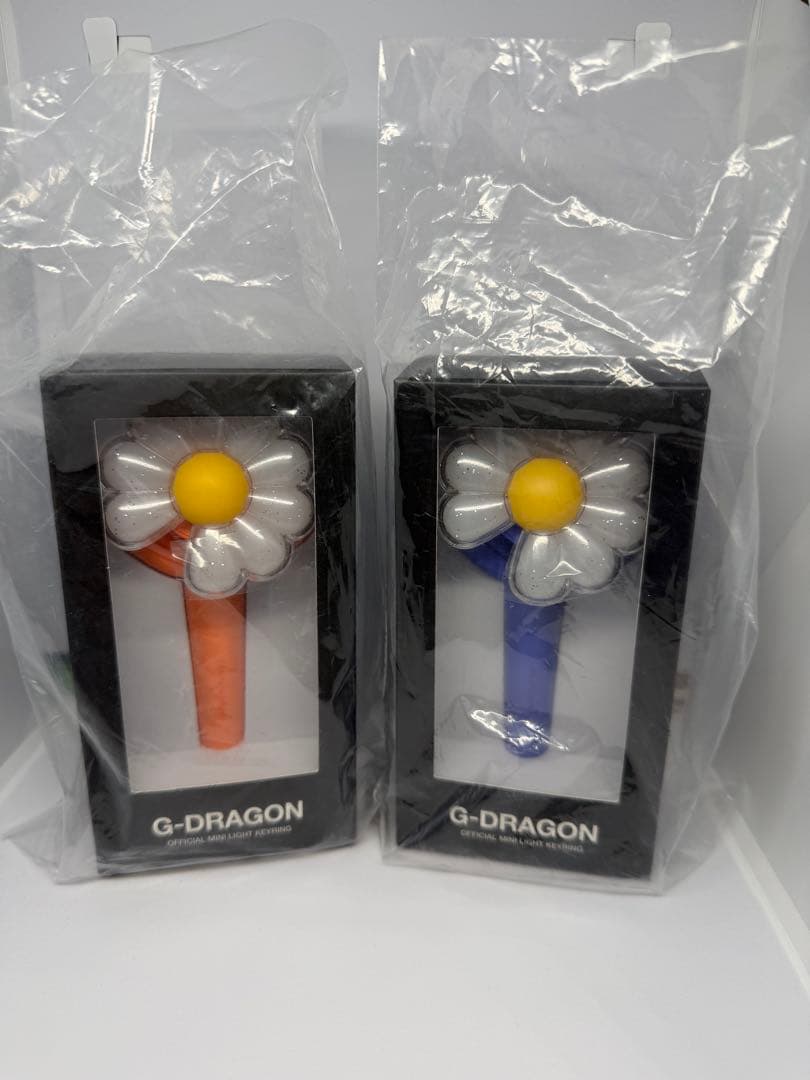 G-DRAGON　ジヨン 公式ミニペンライト キーリング キーホルダー2色セット