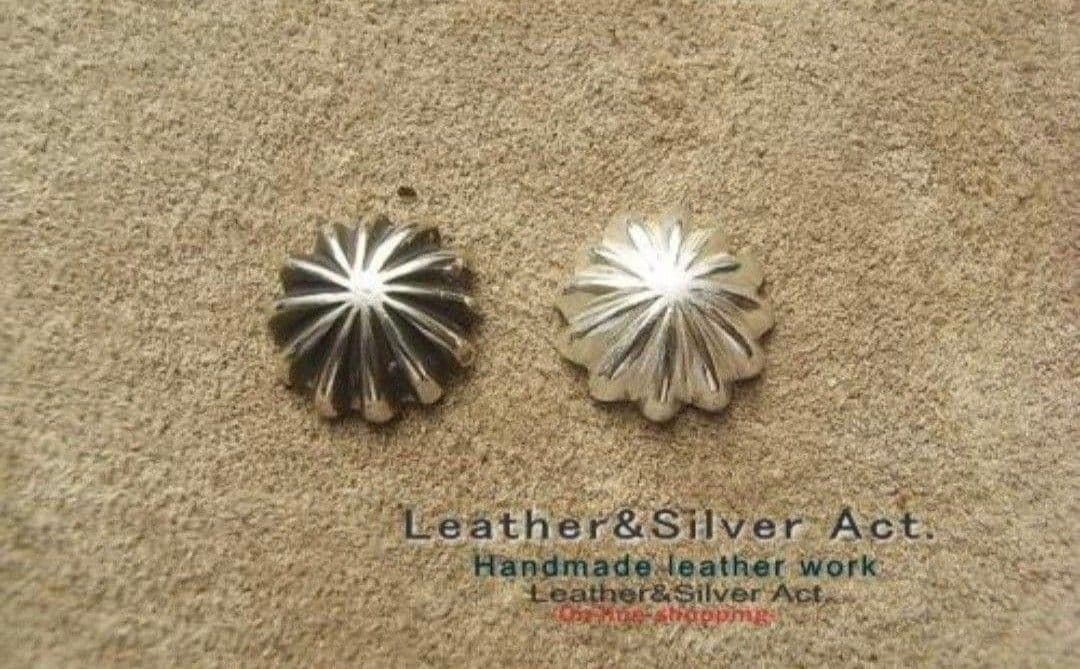 シルバーコンチョ15mm×1 13mm×2　10.5mm×2　燻しなし、リング