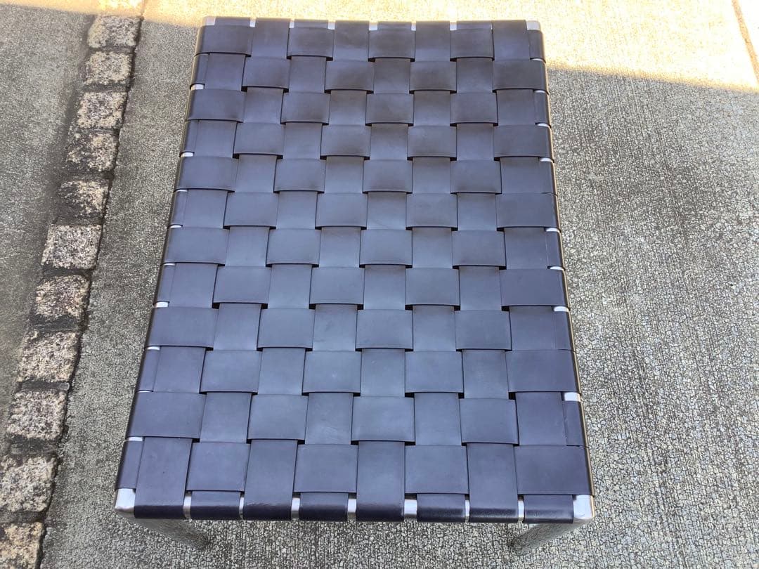 Actus ステンレスフレーム　革スツール