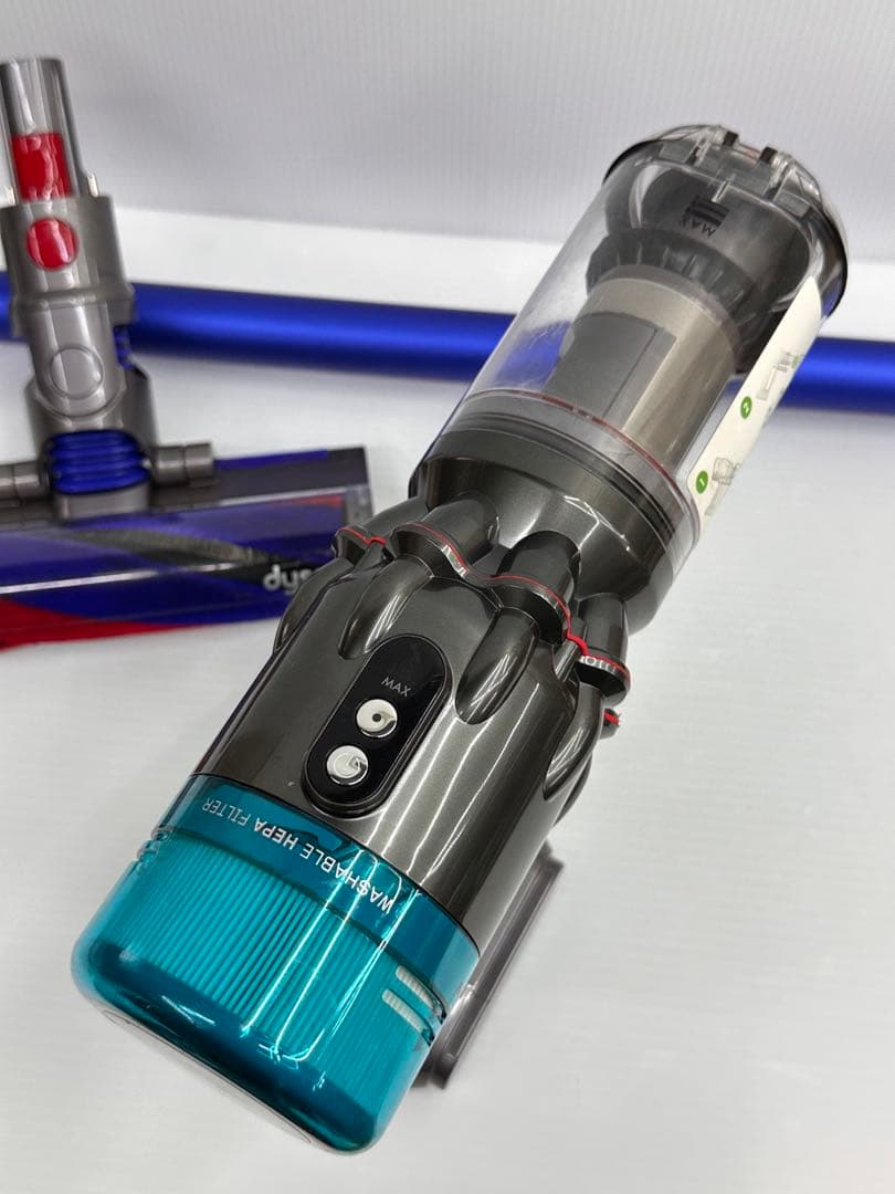 美品　ダイソン　掃除機　SV21 本体　ヘッド　パイプ　純正バッテリー付き　良品