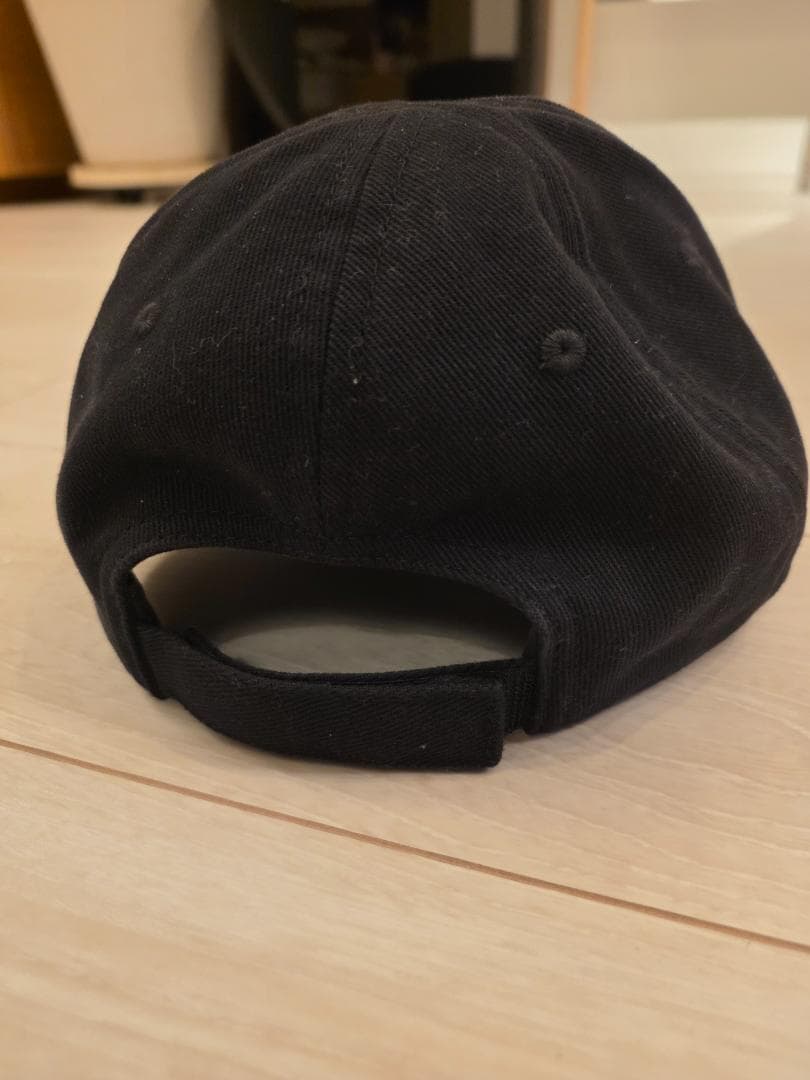 BALENCIAGA ブラック ベースボールキャップ