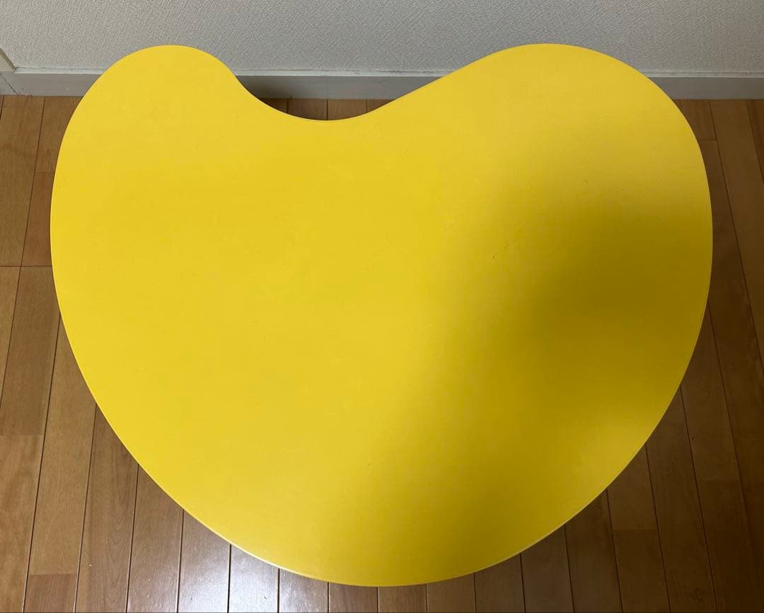 ハート形黄色丸座卓