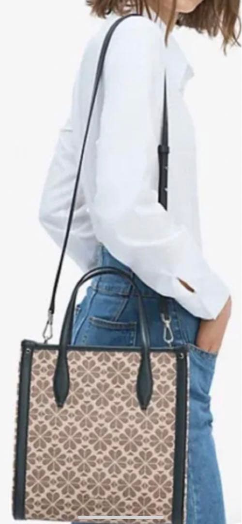 ケイトスペード　フラワーバック