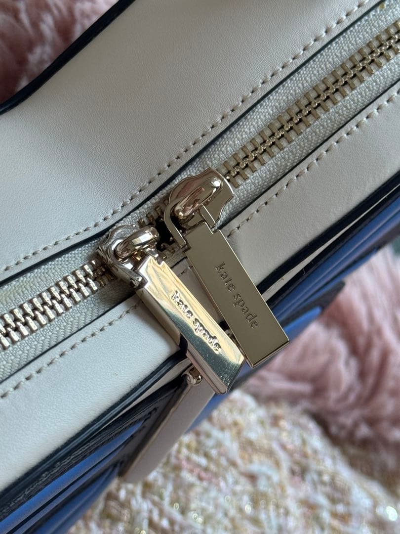 ⭐︎kate spade⭐︎ フラッターフライ 3D クロスボディ ショルダーバッグ