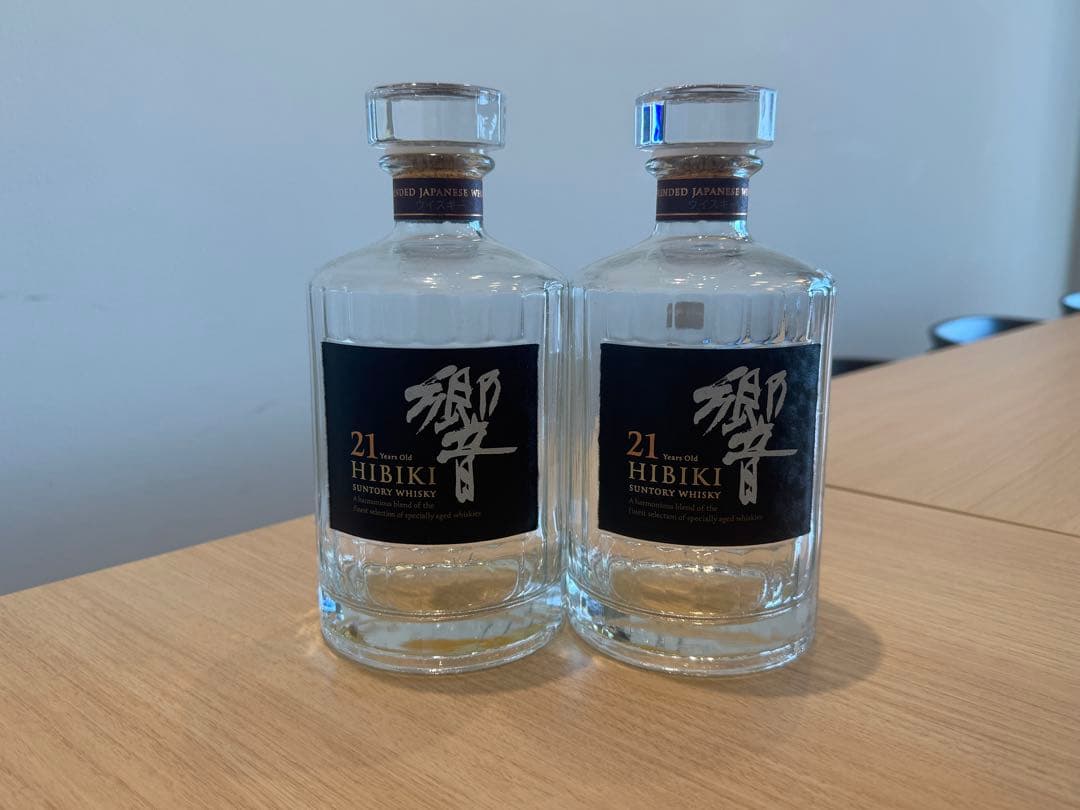 Hibiki 21年 サントリーウイスキー ガラス瓶、箱付き