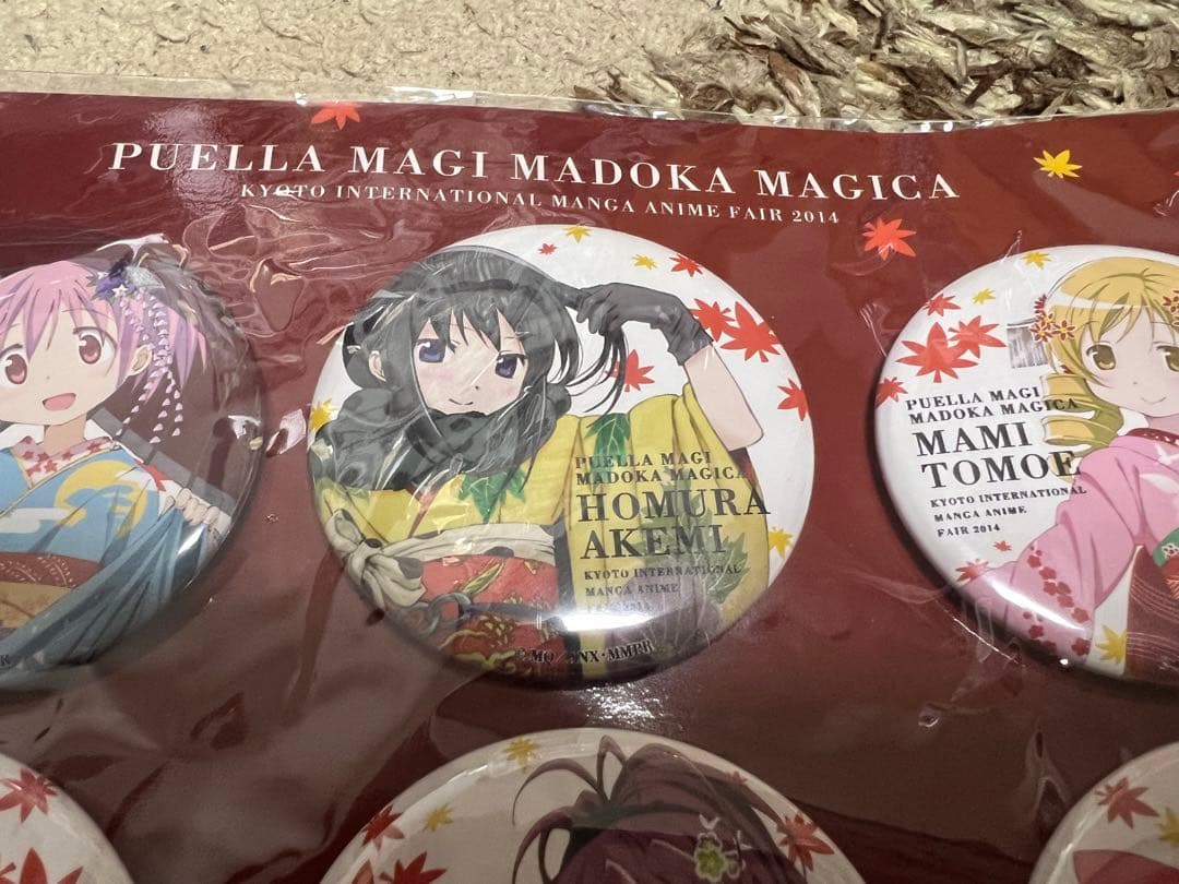 魔法少女まどか☆マギカ 缶バッジ　パンフレット等