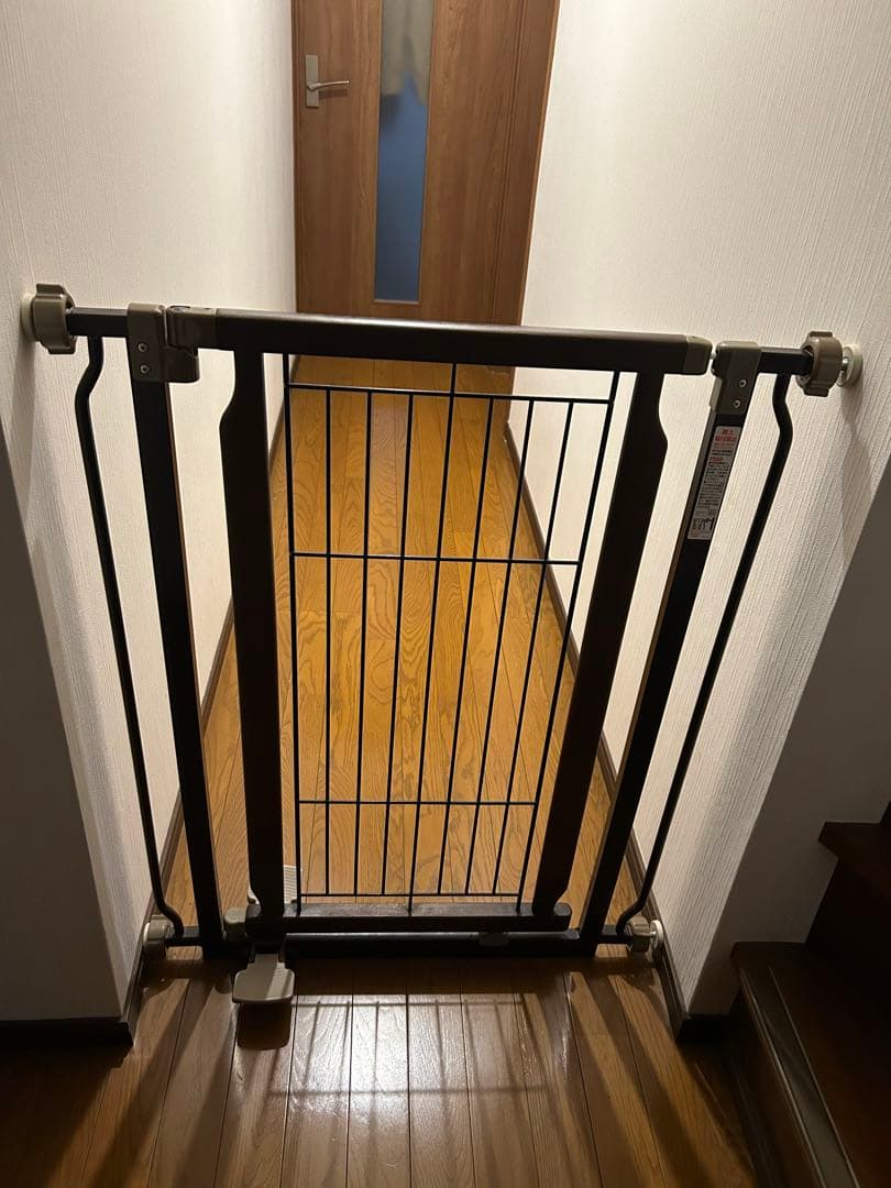 ペット用◆木製ハンズフリーゲート◆足元・手元ロック解除◆突っ張り式◆ベビーゲート