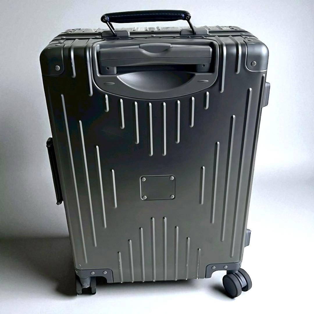 【希少 ガンメタ調】イノベーター 4輪アルミスーツケース36L 機内持ち込み