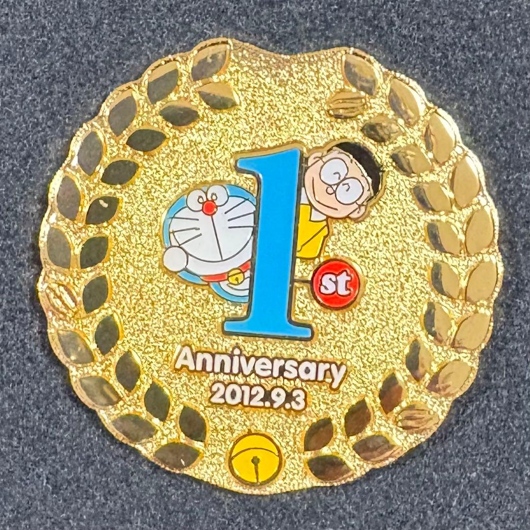 藤子・F・不二雄ミュージアム　限定　10周年記念　ピンズ　１周年　特別デザイン