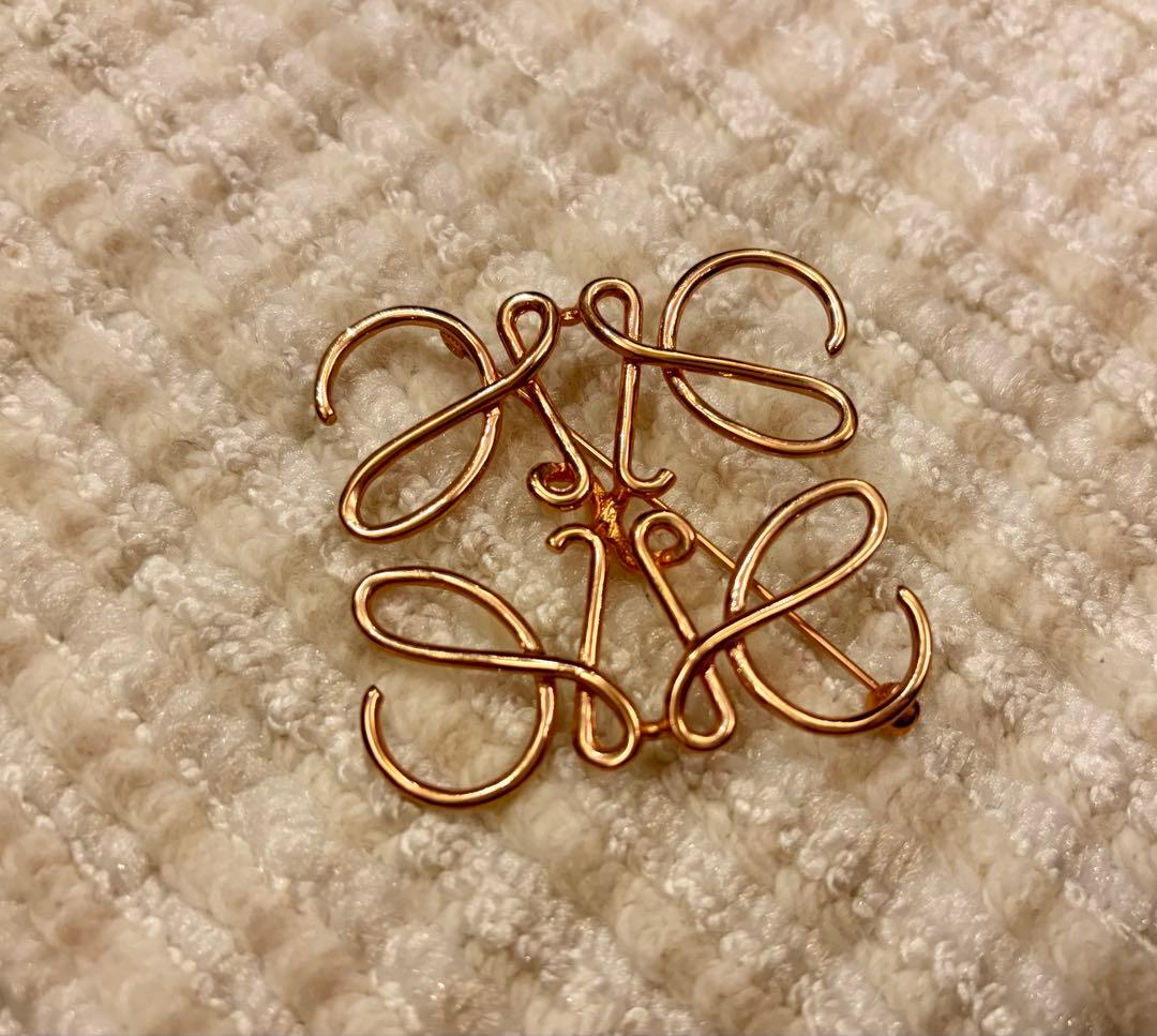 使用品❗️ロエベ　ブローチ　ロゴブローチ　ピンクゴールド