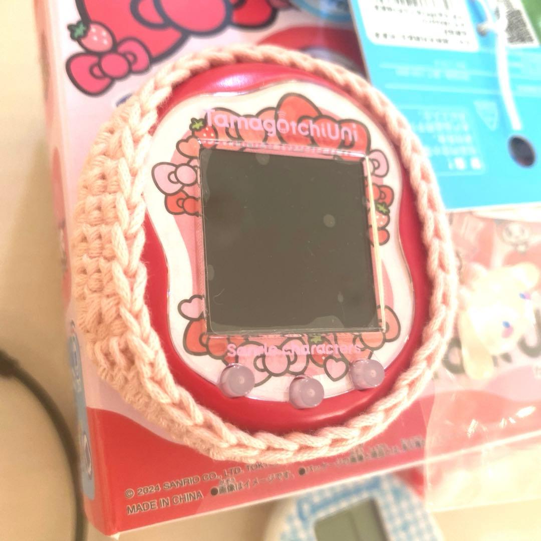 Tamagotchi Uni たまごっちユニ　ハローキティ　おまけ多数