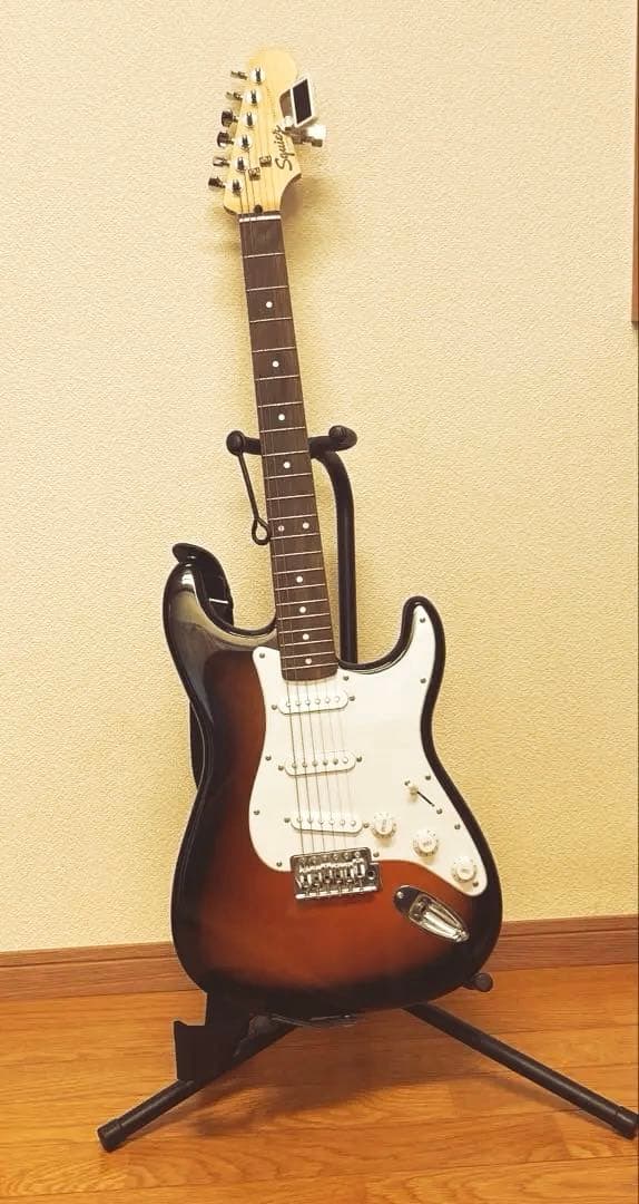 週末値下げ！Squier Stratocaster サンバースト ギタ- 美品