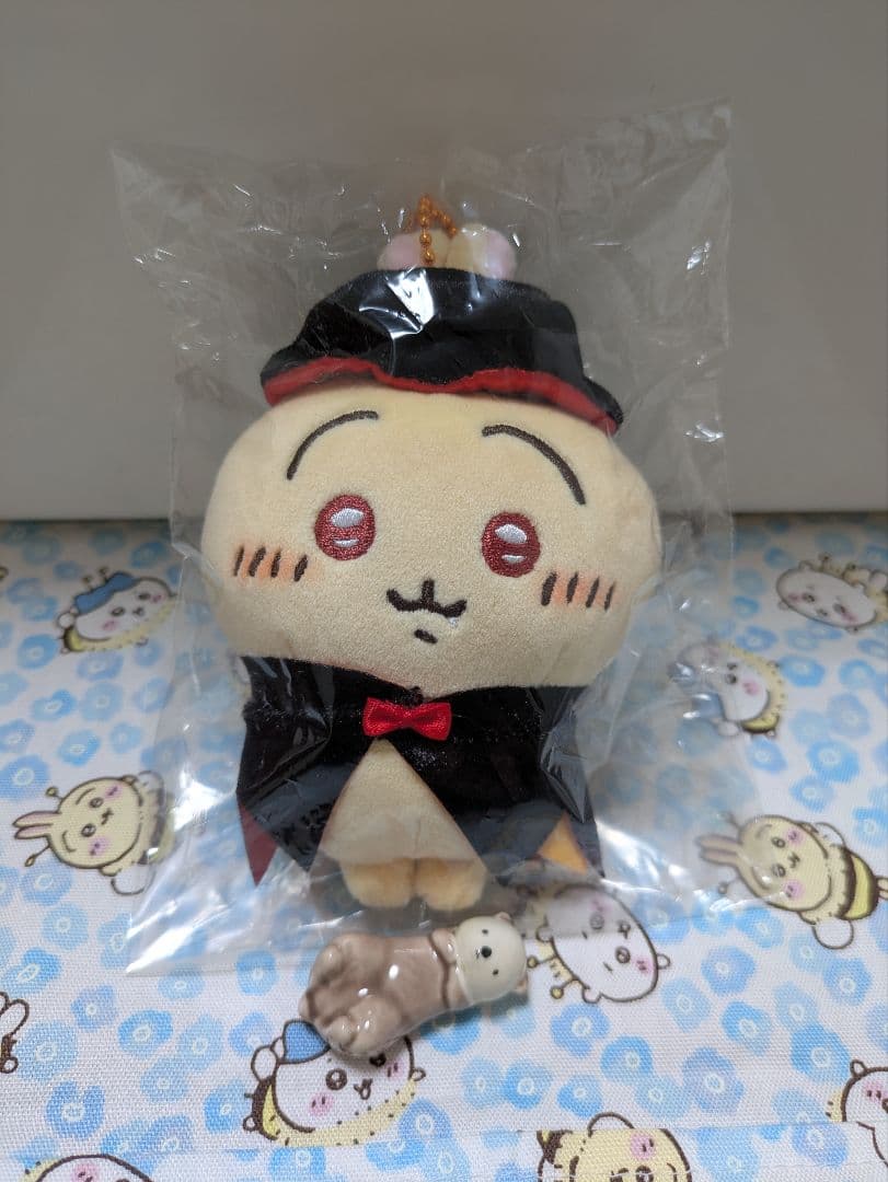 ちいかわ　うさぎ　ぬいぐるみ　ハロウィン　吸血鬼　マスコット　仮装しちゃう　①