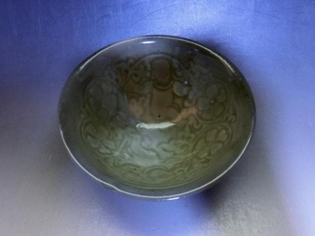 茶碗■青磁 花唐草紋唐物碗 古い青磁 平茶碗 お茶道具 古玩 時代物 骨董品■