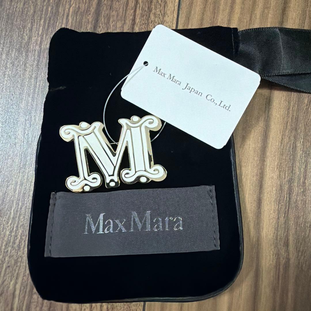 新品◾️タグ付き◾️Max Mara ブローチ ホワイト・ゴールド