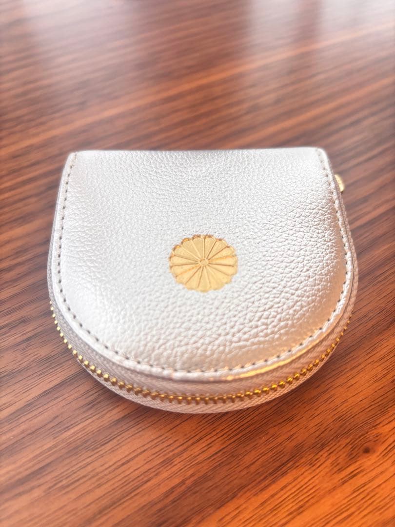 【皇居、京都御所限定】本革　ケース　シルバー