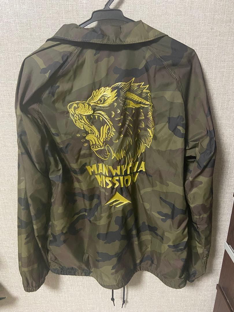 希少MAN WITH A MISSION エメリカコラボ コーチジャケット カモ