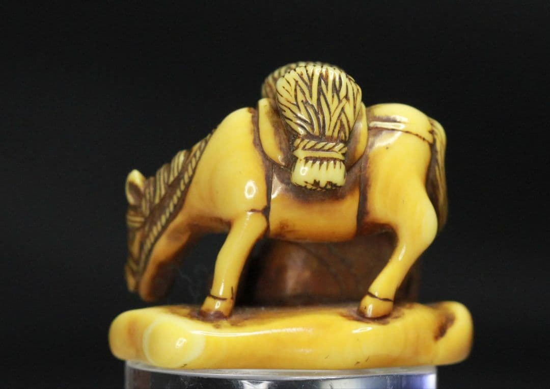 秀正 在銘 江戸時代 根付 「藁立 農耕馬 と 唐子 秋の情景」 名品