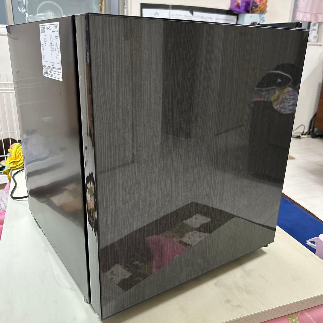 24年式　冷蔵庫　ほぼ新品　吉井電気製　一人暮らし　小型
