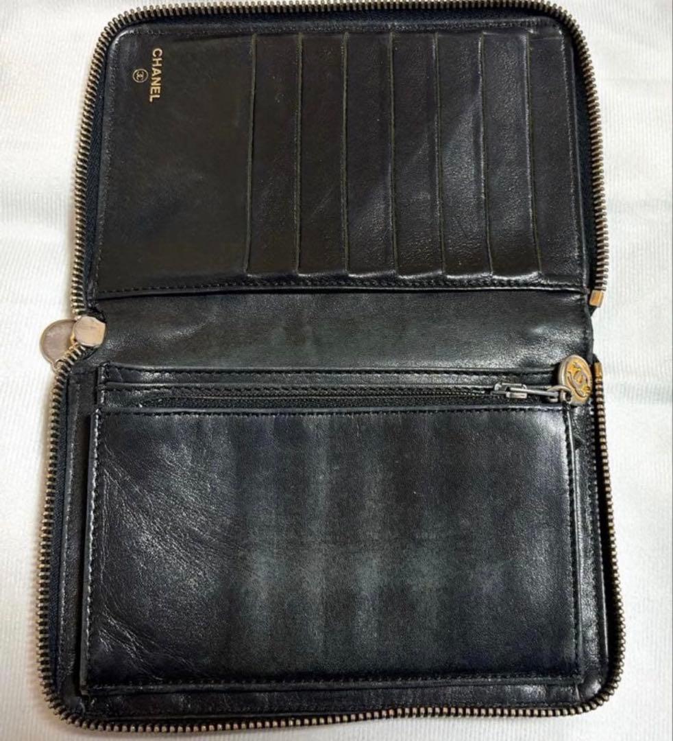 CHANEL シャネル　キャビアスキン　二つ折り財布