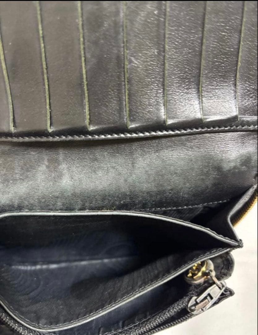 CHANEL シャネル　キャビアスキン　二つ折り財布