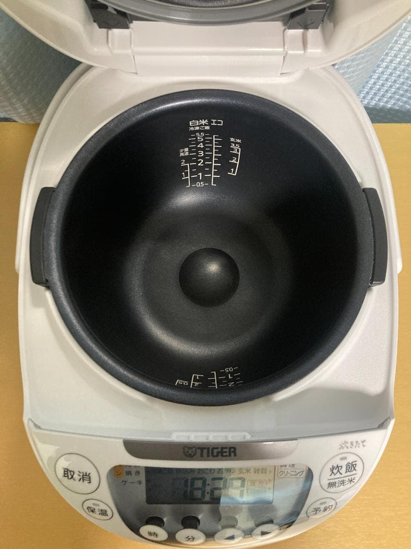 ★美品★2024年製　TIGER JPW-Y100 IHジャー炊飯器 1.0L