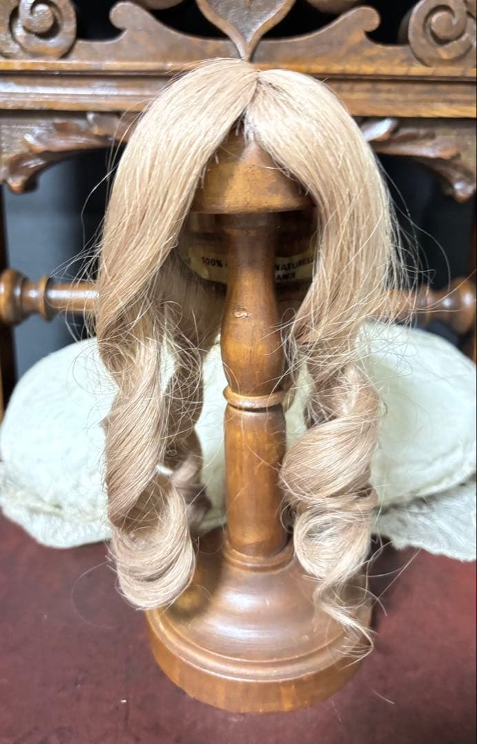 ☆セール中　ビスクドール 用ウイッグ　人毛　フランス製　小さいドール用